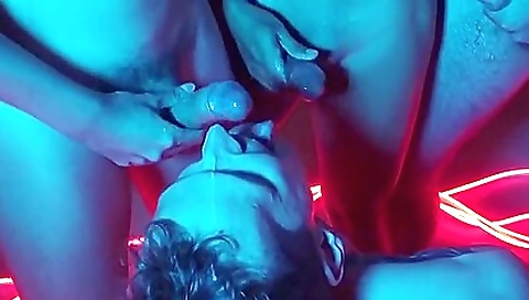 Sexy teeny loves to fuck
