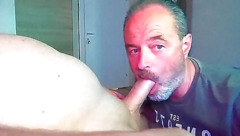 Hotie blowjob and gets fucked by hot boyfriend