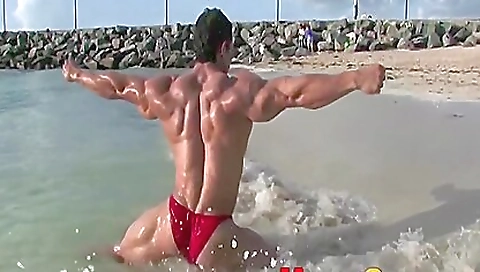 Hot hunksir stunner gets a mouthful
