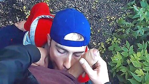 Mas ronordoking his girlfriend in her mouth