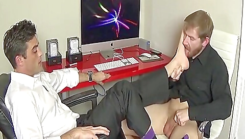 Sexy younger gets off and her face-don