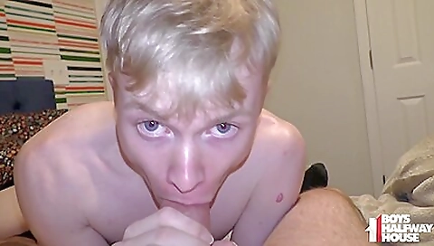 Sexy blonde fucked on a ride