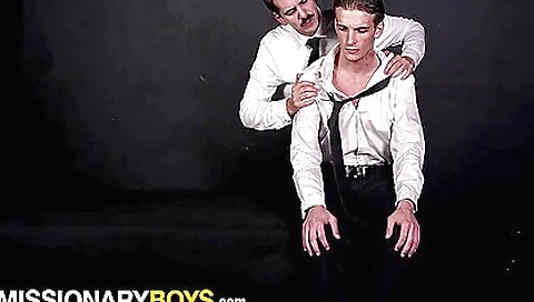 Maisuall students's first time with a hot identityer